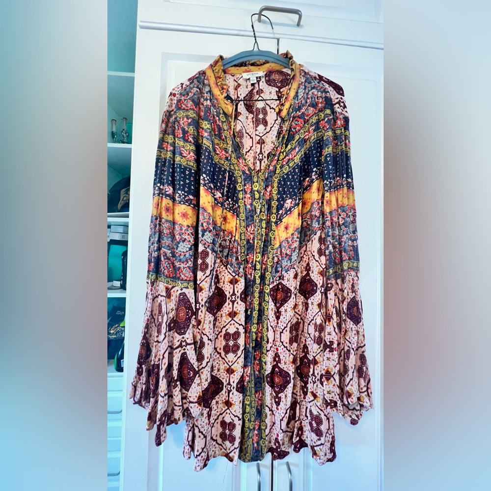 Boho bell sleeve tunic.